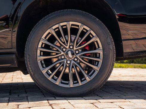 Used 2024 Cadillac Escalade V AWD/4WD image 16