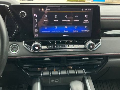 Used 2023 Chevrolet Colorado Z71 w/ Z71 Convenience Package 2 AWD/4WD image 7