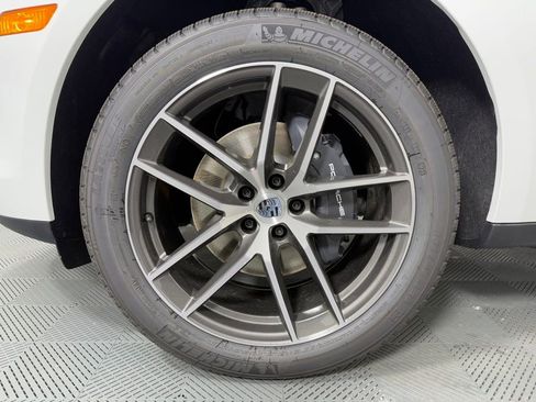 Certified 2026 Porsche Macan image 11