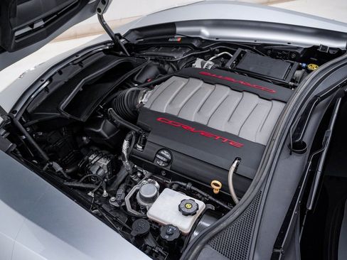 Used 2018 Chevrolet Corvette Stingray Coupe w/ Battery Protection Package image 32