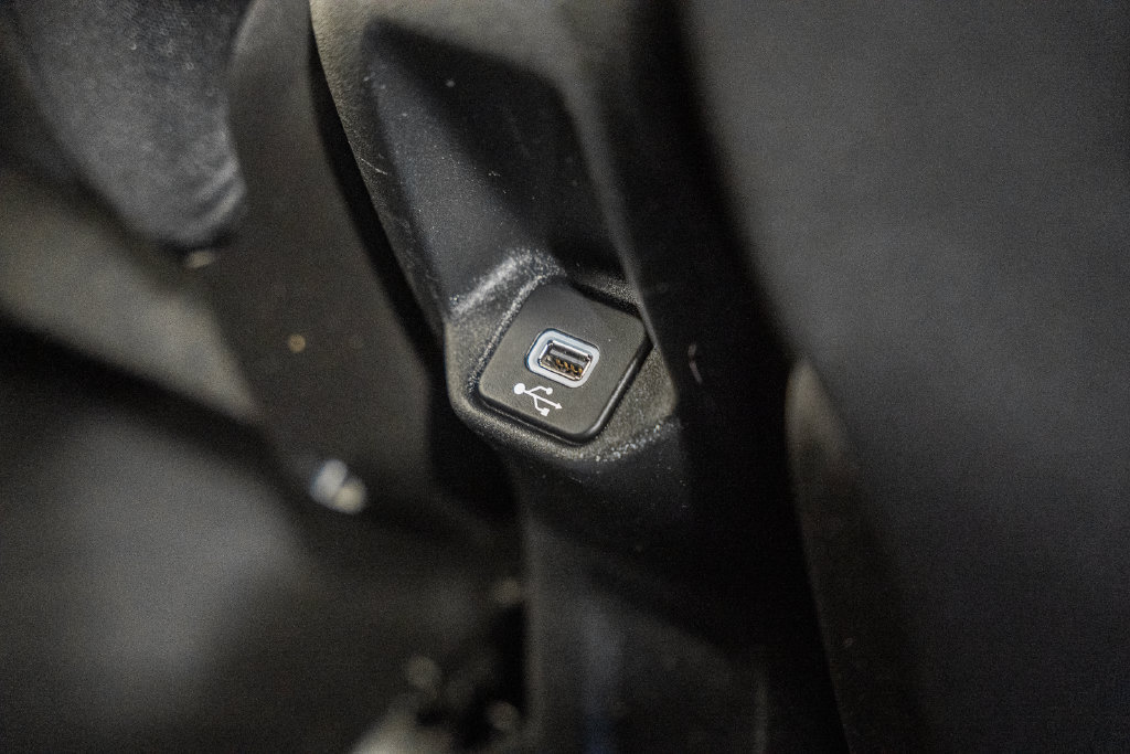 Certified 2018 Jeep Renegade Latitude AWD/4WD image 30