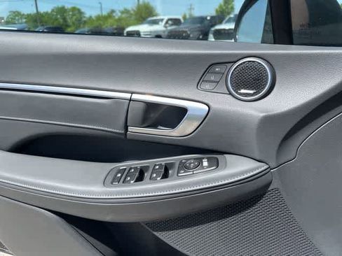 Used 2021 Hyundai Sonata Limited FWD image 15