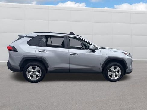 Used 2021 Toyota RAV4 XLE w/ Convenience Package image 12