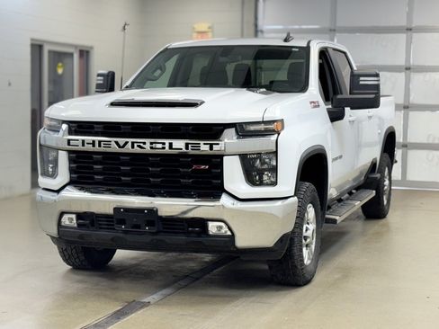 Used 2022 Chevrolet Silverado 2500 LT w/ Convenience Package image 3
