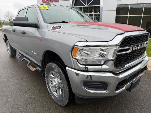 Used 2022 RAM 2500 Tradesman w/ Chrome Appearance Group AWD/4WD image 4