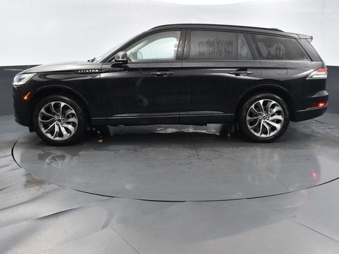 Used 2025 Lincoln Aviator AWD w/ Jet Appearance Package image 18