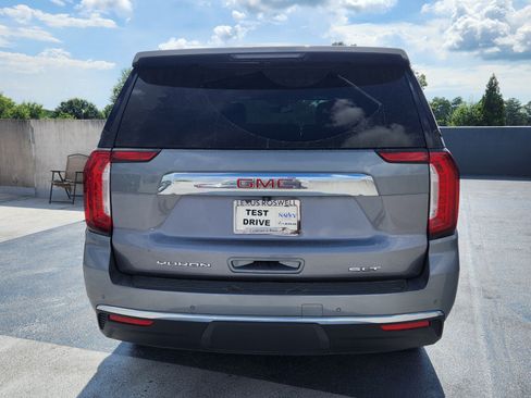 Used 2022 GMC Yukon SLT w/ SLT Luxury Package RWD image 4