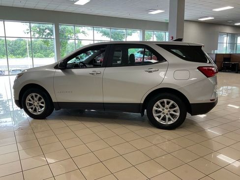 Used 2021 Chevrolet Equinox LS AWD/4WD image 5