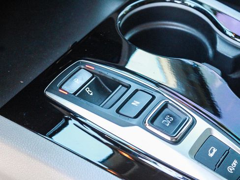 Used 2019 Honda Pilot Touring image 19
