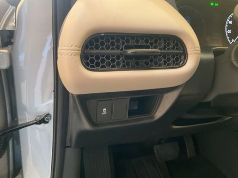 New 2026 Honda HR-V LX image 7