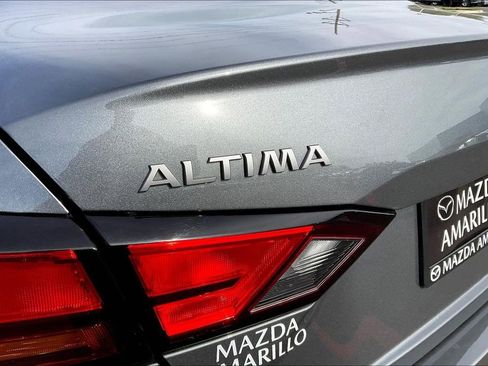 Used 2025 Nissan Altima 2.5 SV FWD image 24