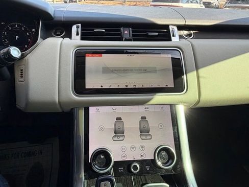 Used 2018 Land Rover Range Rover Sport HSE image 11