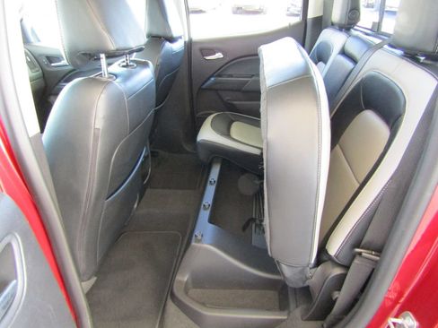 Used 2021 Chevrolet Colorado Z71 w/ Safety Package AWD/4WD image 36