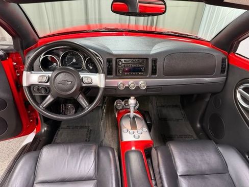 Used 2004 Chevrolet SSR w/ Preferred Equipment Group RWD image 14