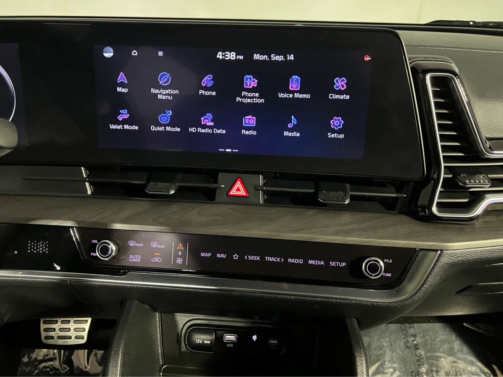 Used 2025 Kia Sportage X-Pro Prestige AWD/4WD image 11