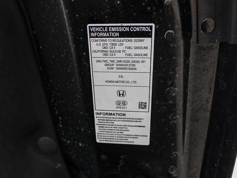 Certified 2025 Honda Pilot Elite image 27
