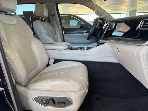 Used 2022 Jeep Wagoneer Series II w/ Premium Group I image 26