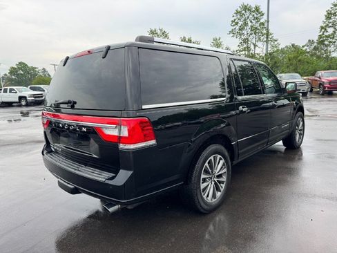 Used 2017 Lincoln Navigator L Select AWD/4WD image 5