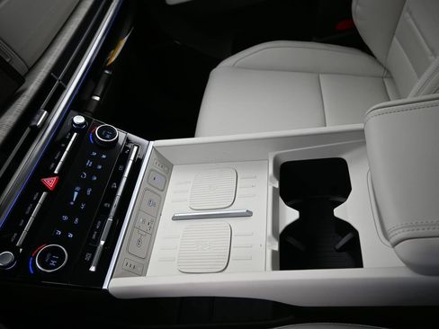 Used 2025 Hyundai Santa Fe Calligraphy image 21