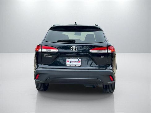 Certified 2023 Toyota Corolla Cross LE FWD image 6