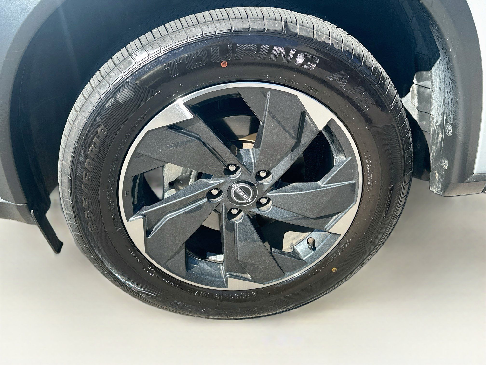 Used 2025 Nissan Rogue SV AWD/4WD image 11