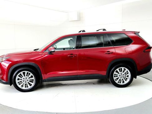 Certified 2025 Toyota Grand Highlander AWD image 3