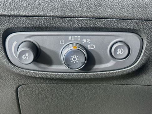 Used 2023 Buick Encore GX Preferred FWD image 17