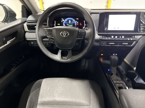 Used 2025 Toyota Camry LE FWD image 11