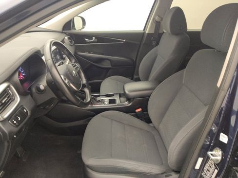 Used 2020 Kia Sorento S image 17