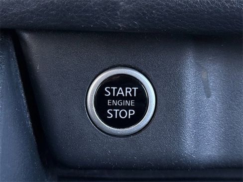 Used 2021 Nissan Rogue S image 20