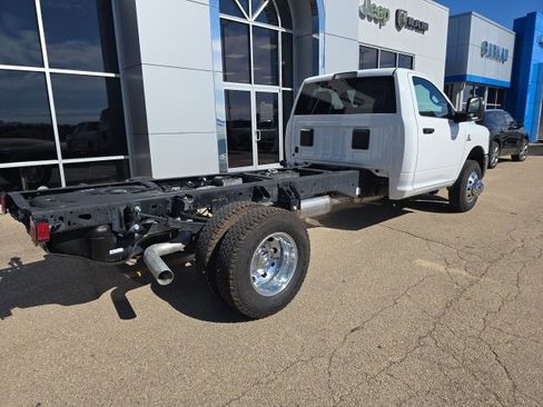 New 2026 RAM 3500 Tradesman w/ Chrome Appearance Group image 20