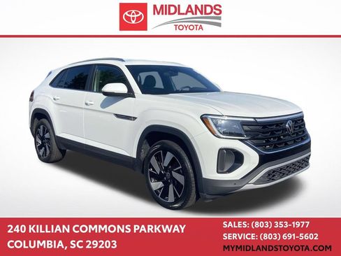 Used 2025 Volkswagen Atlas Cross Sport SE FWD image 1