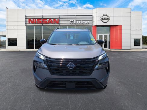 New 2026 Nissan Rogue SV FWD image 8