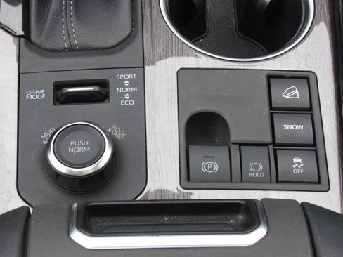 Used 2023 Toyota Highlander Platinum AWD/4WD image 32