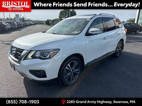 Used 2018 Nissan Pathfinder Platinum AWD/4WD image 2