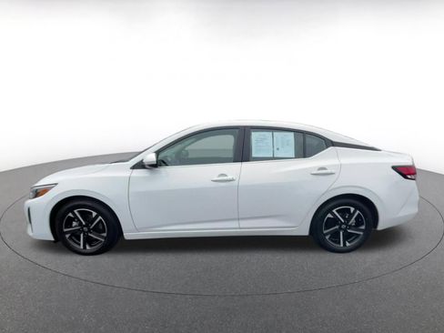 Used 2025 Nissan Sentra SV image 9