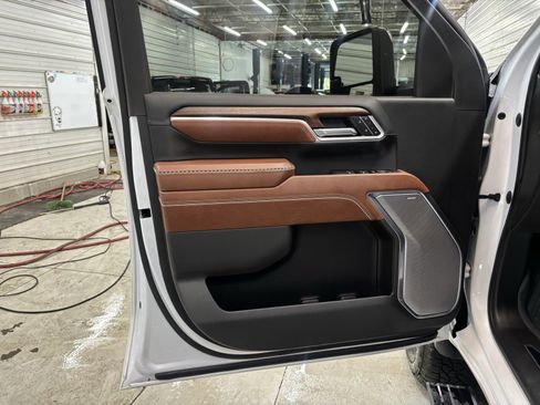 Used 2024 GMC Sierra 3500 Denali Ultimate image 9