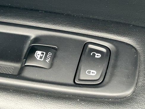Used 2018 Jeep Compass Limited w/ Safe & Security Group AWD/4WD image 37