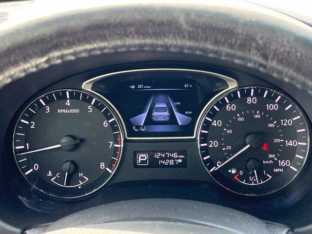 Used 2013 Nissan Altima 2.5 SL w/ Technology Pkg FWD image 30