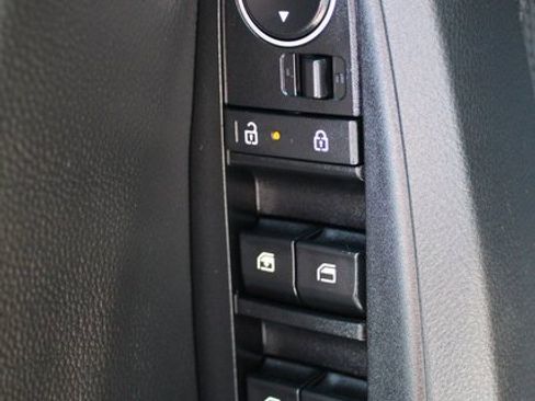 Certified 2024 Kia Seltos X-Line image 8