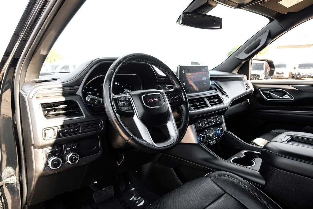 Used 2022 GMC Yukon XL SLT AWD/4WD image 2