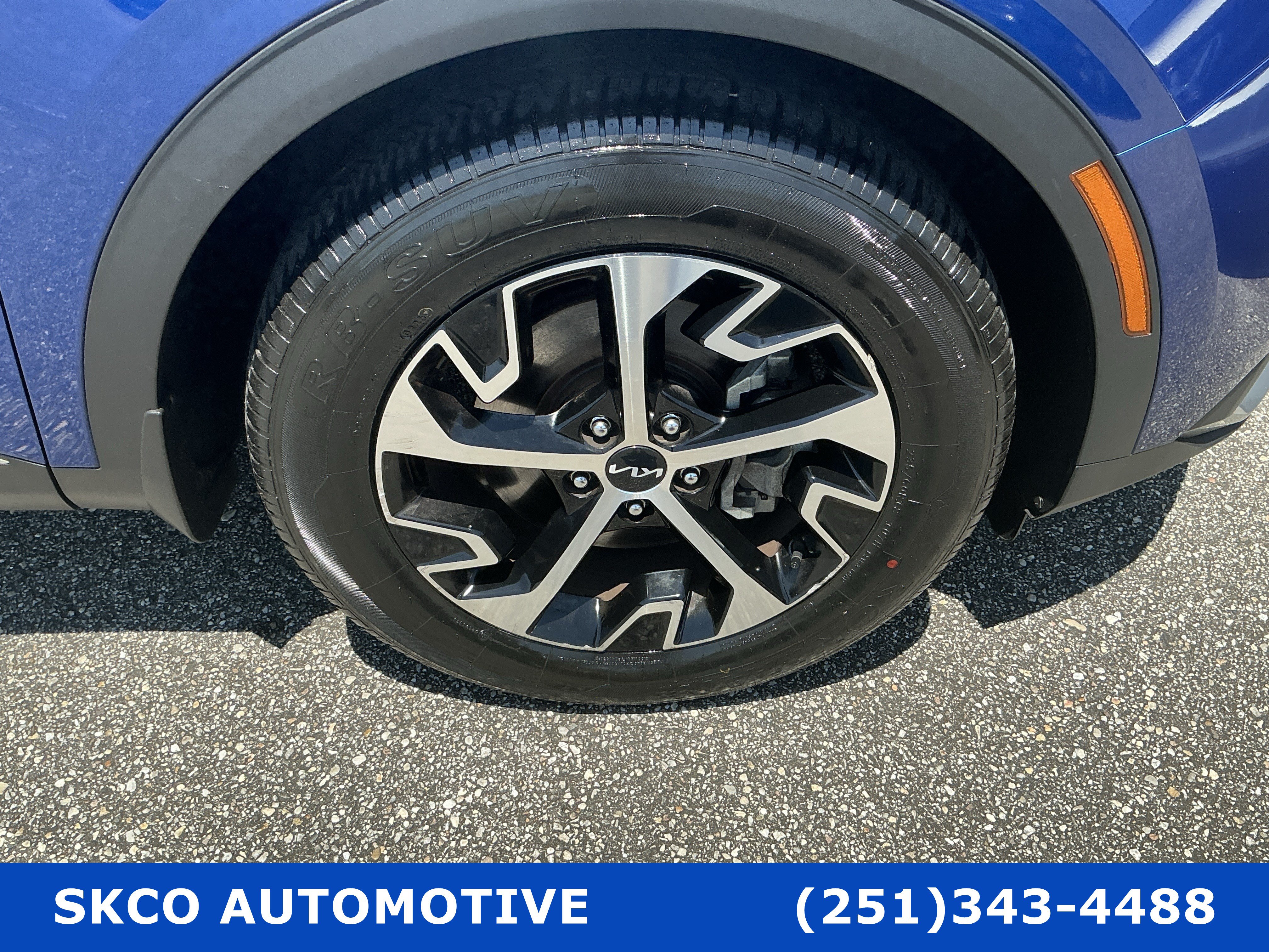 Used 2023 Kia Sportage EX FWD image 9