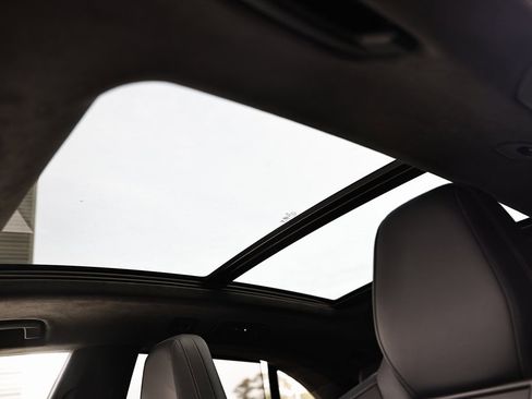 New 2025 Porsche Macan Turbo Electric image 22