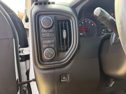 Used 2022 Chevrolet Silverado 2500 Custom w/ Custom Convenience Package AWD/4WD image 18