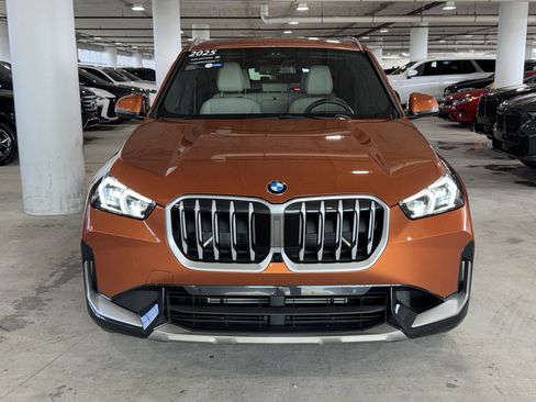 Used 2025 BMW X1 xDrive28i w/ Technology Package AWD/4WD image 3