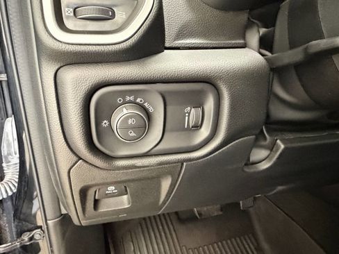 Used 2023 RAM 1500 Big Horn AWD/4WD image 12