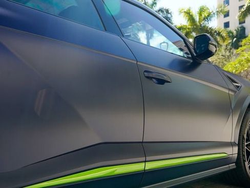 Used 2025 Lamborghini Urus SE image 29