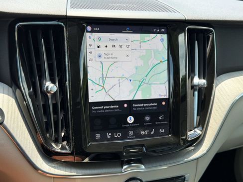 Used 2024 Volvo XC60 T8 Plus w/ Climate Package AWD/4WD image 18