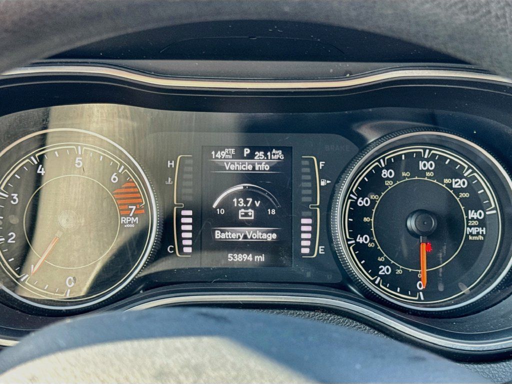 Used 2020 Jeep Cherokee Latitude FWD image 14