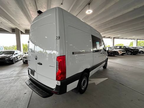 Used 2025 Mercedes-Benz Sprinter 2500 image 5